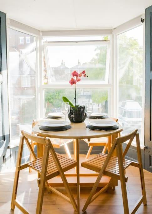 Stunning 3 Bed Home, 5 Mins From