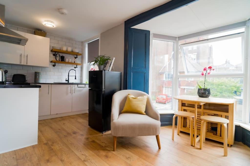Stunning 3 Bed Home, 5 Mins From *