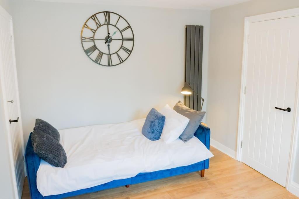Apartment Stunning 3 Bed Home, 5 Mins From