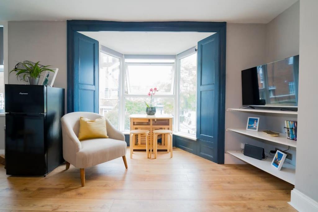 Apartment Stunning 3 Bed Home, 5 Mins From