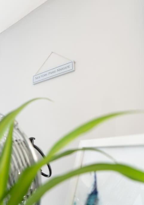 Apartment Stunning 3 Bed Home, 5 Mins From Margate